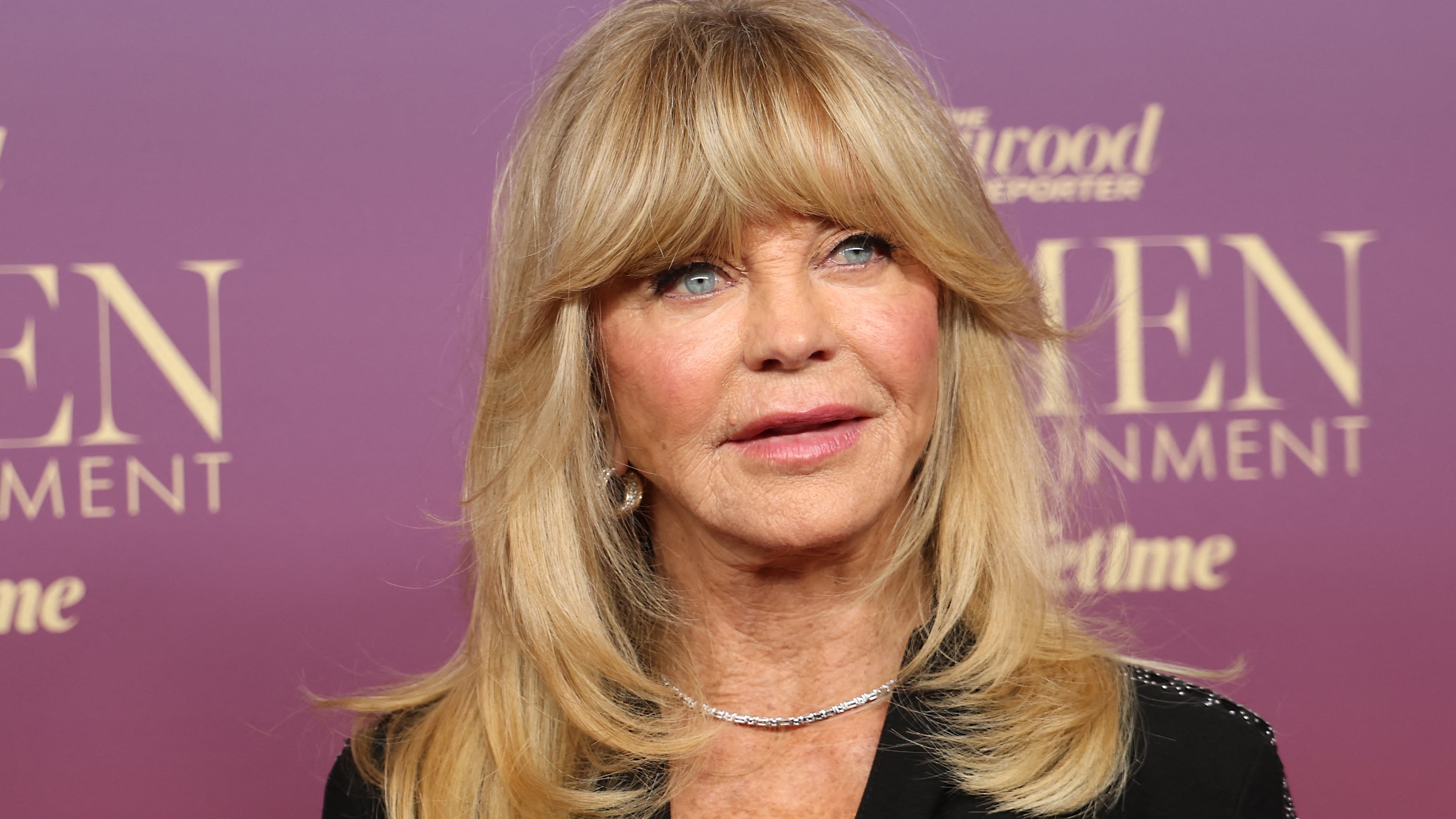 Goldie Hawn Bursts Into Tears During Tribute to Late Co-Star